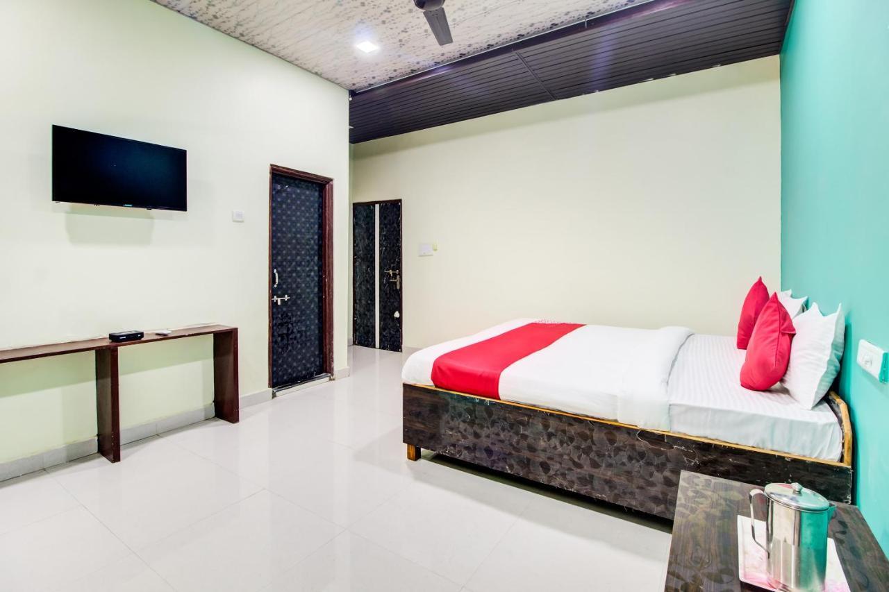 Hôtel Oyo 48915 Chaitanya Green Park à Vani Extérieur photo