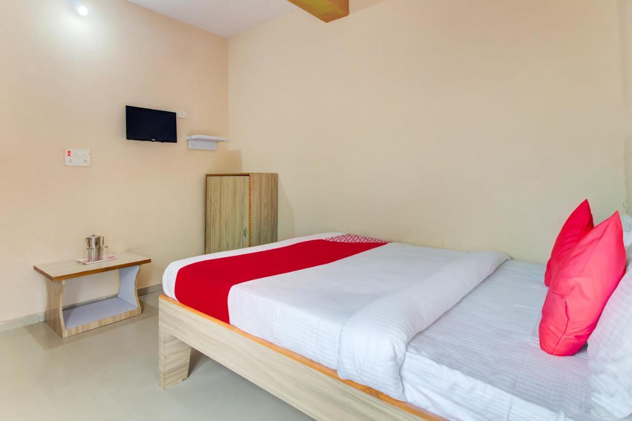 Hôtel Oyo 48915 Chaitanya Green Park à Vani Extérieur photo