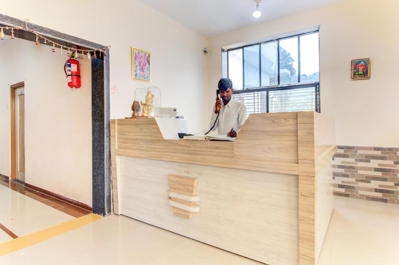 Hôtel Oyo 48915 Chaitanya Green Park à Vani Extérieur photo